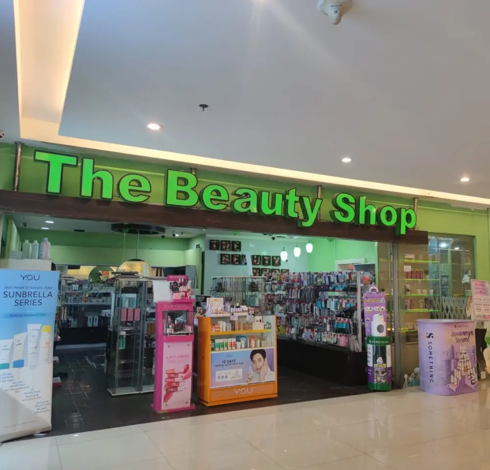 THE BEAUTY SHOP