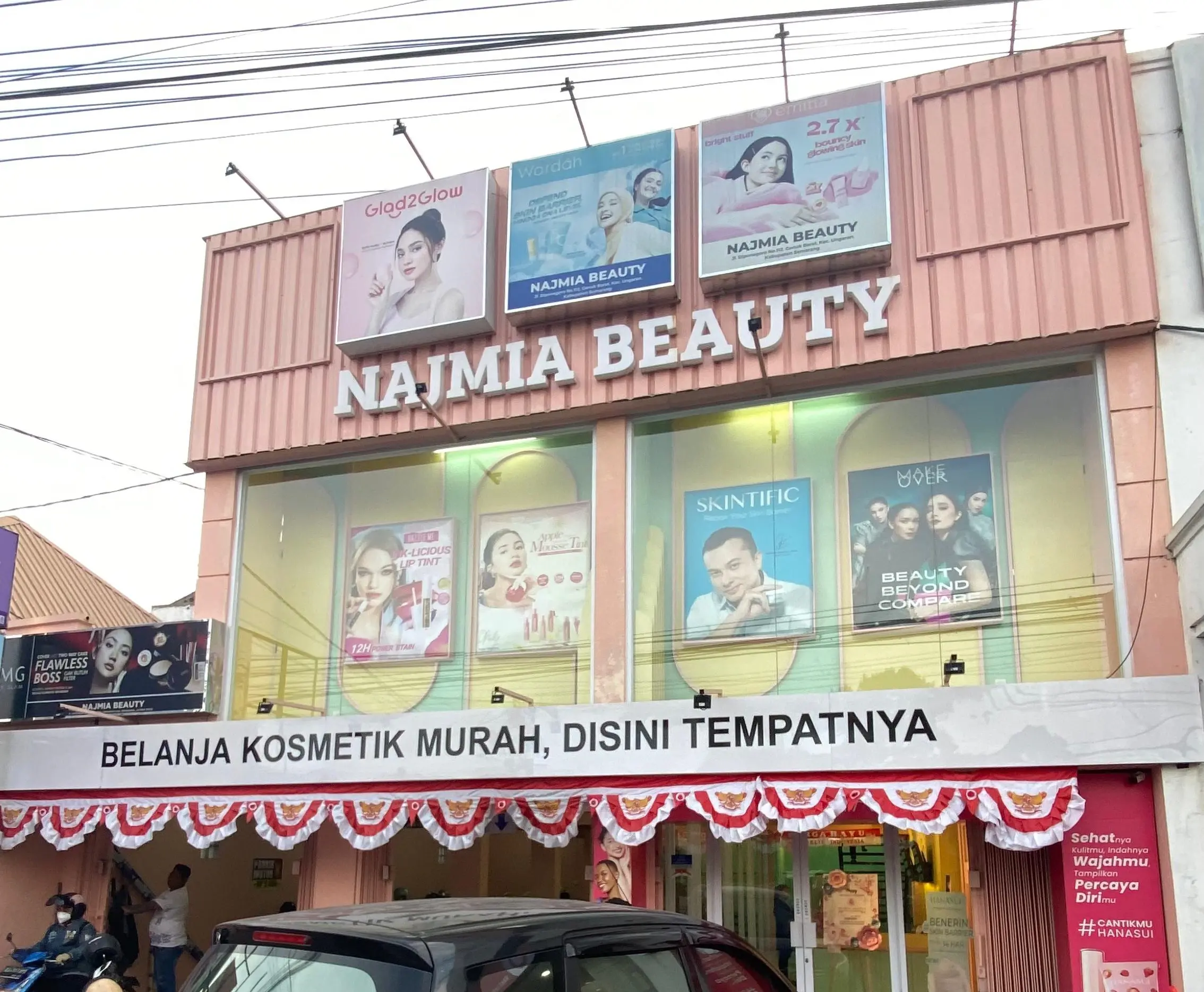 NAJMIA BEAUTY GUNUNGPATI